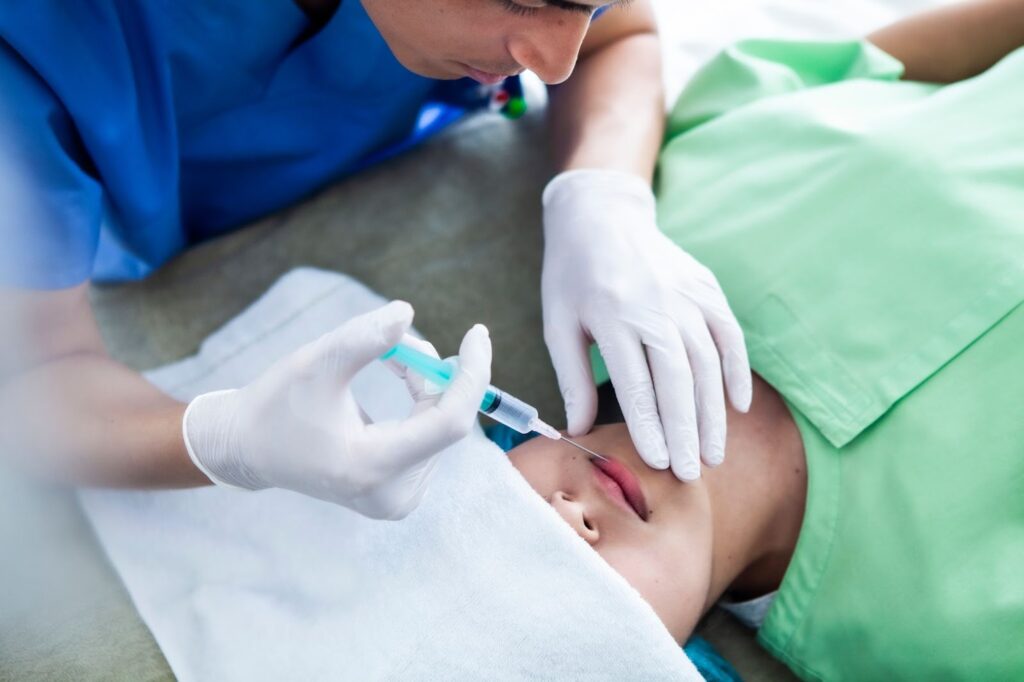 手打ちでのプルリアルの施術