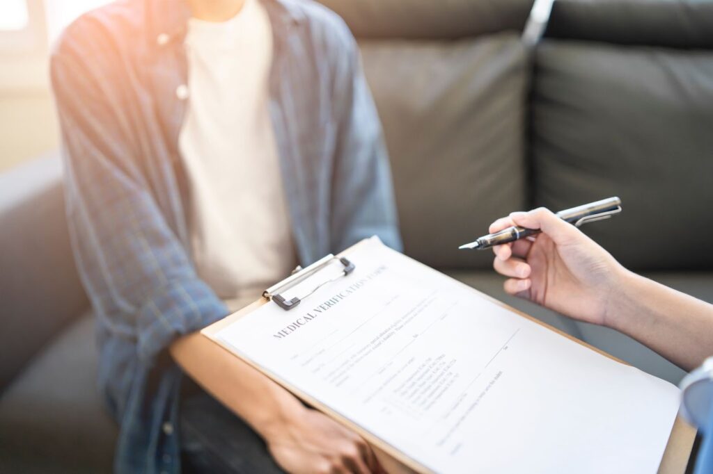 問診を受ける患者