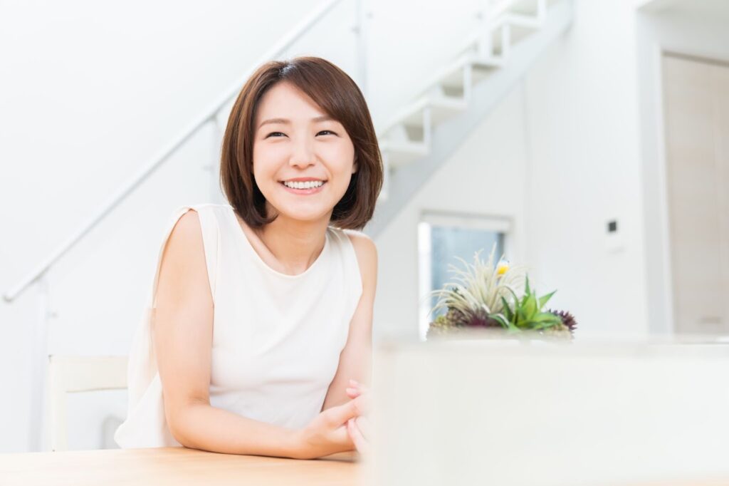 微笑む女性