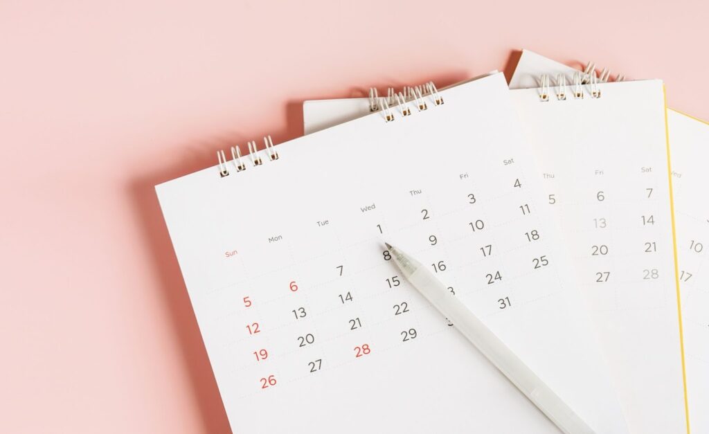 カレンダーとペン