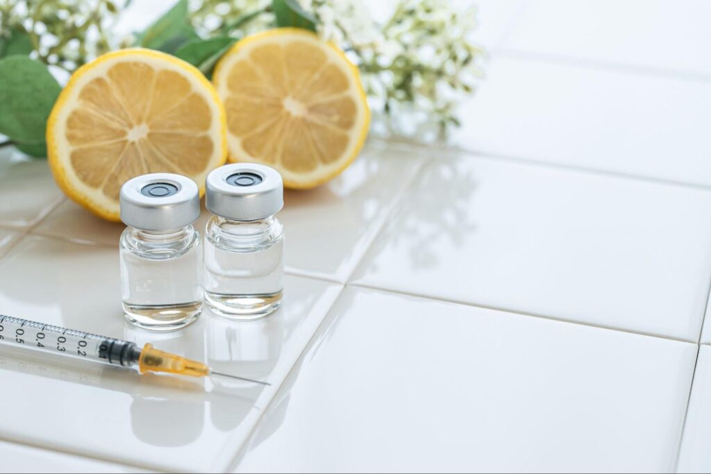 肌育注射の注射器とバイアル