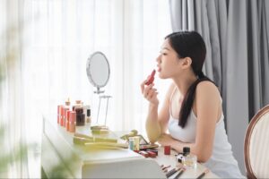 プルリアル後の化粧はいつから？注意点や再開のタイミングなどを解説