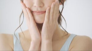 プルリアルは頬コケに効く？特徴と効果・ダウンタイムや費用目安まで解説