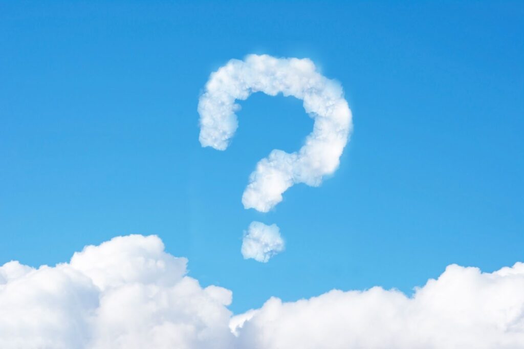 青空にはてなの形の雲