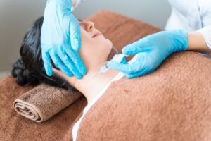 ボライトは首のシワ・ハリに効果あり？持続期間やダウンタイムも解説