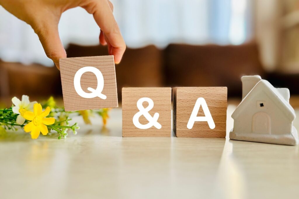 Q&Aと書かれたブロック