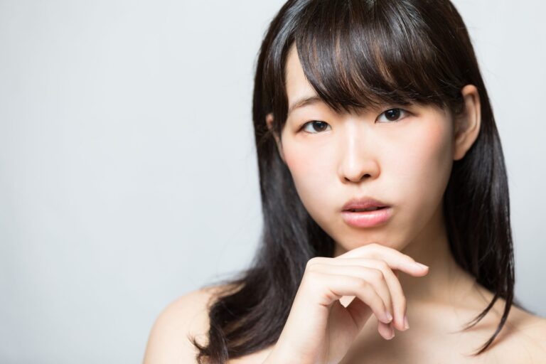 眉下切開は一重のままでもできる？適応や二重の可能性について解説