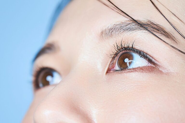 目頭切開の痛みはどれくらい？いつまで？対処法や注意点を詳しく紹介