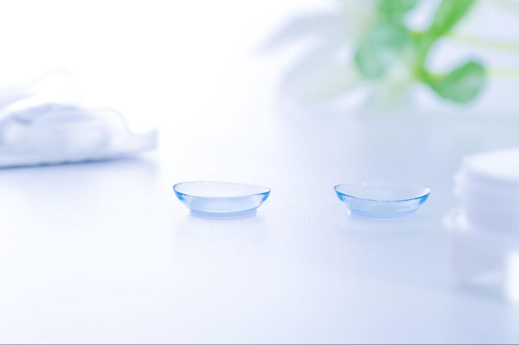 二重埋没 コンタクト いつから
