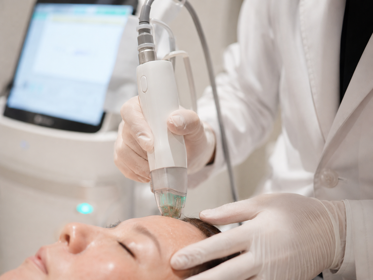 ポテンツァは薬剤なしでも効果ある？仕組み・水光注射との違い・チップ別の特徴を解説